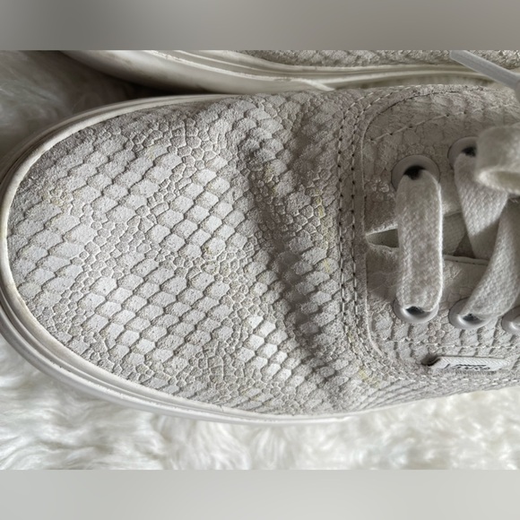 Vans - Picture 4 of 8